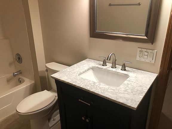 Great large bathroom with new marble vanity