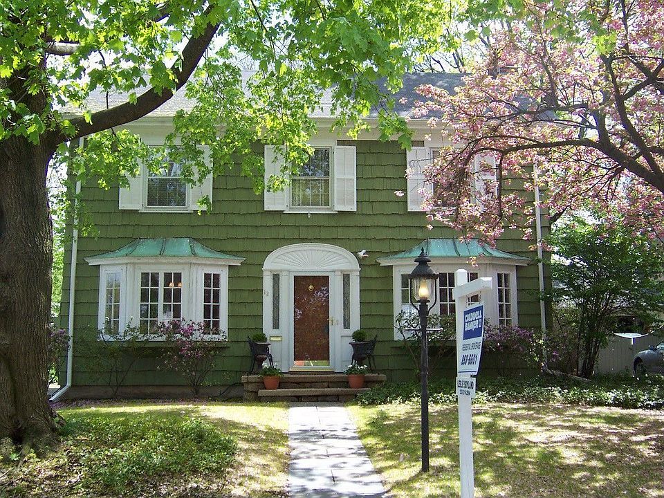 12 Buckingham Place