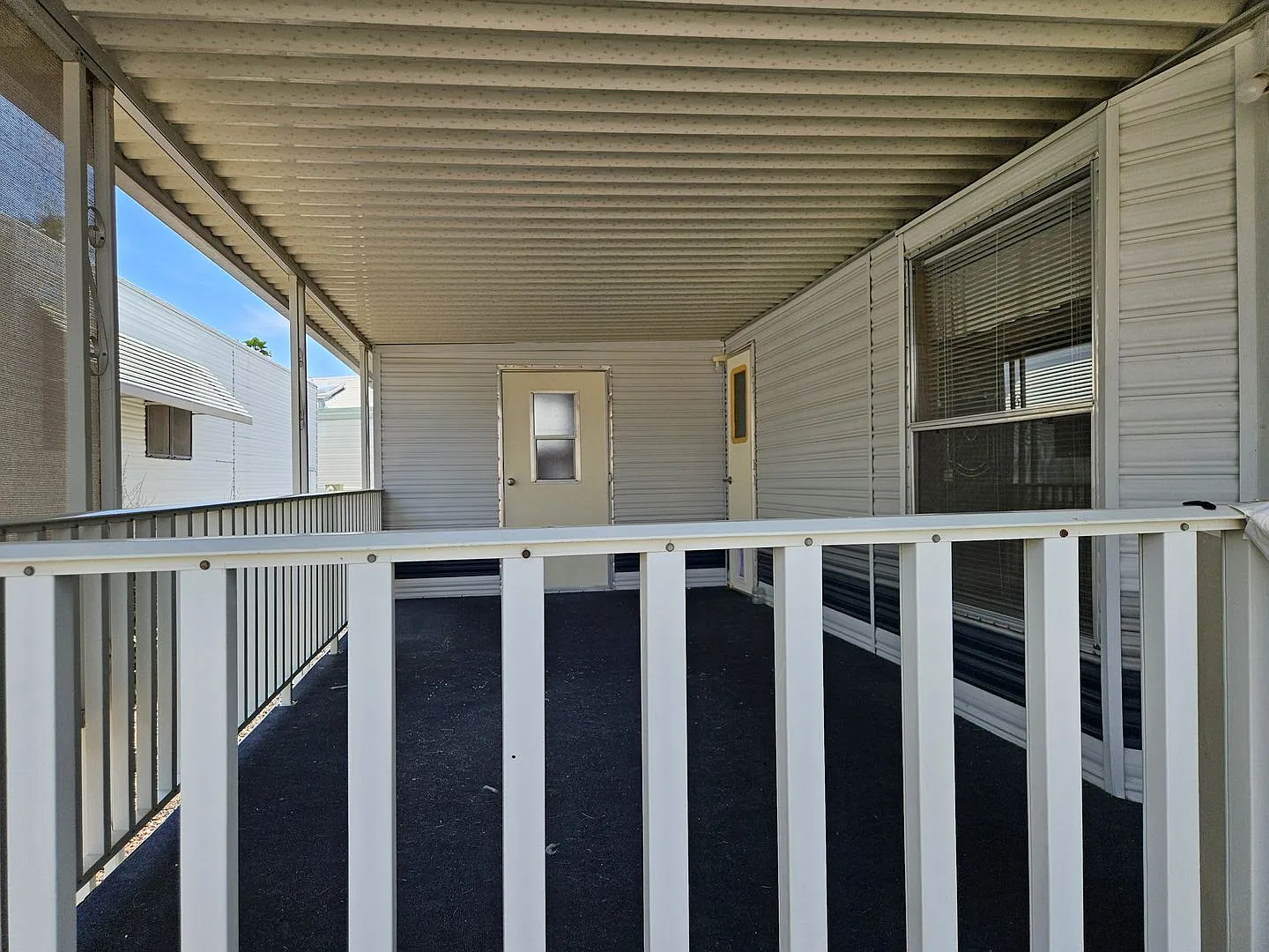Cute Park Model for rent in a lively 55+ Park! — Photo 4