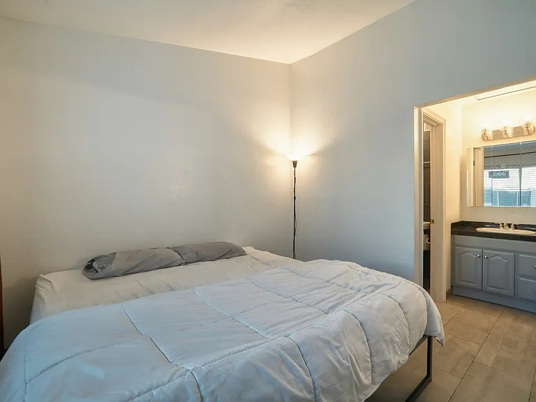 406 E Washington Ave #B — Photo 21