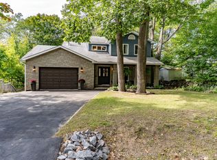 28 Queen St, Parry Sound, ON P2A 2W3