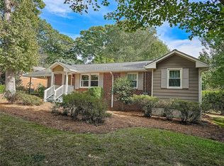 2543 Woodridge Dr, Decatur, GA 30033