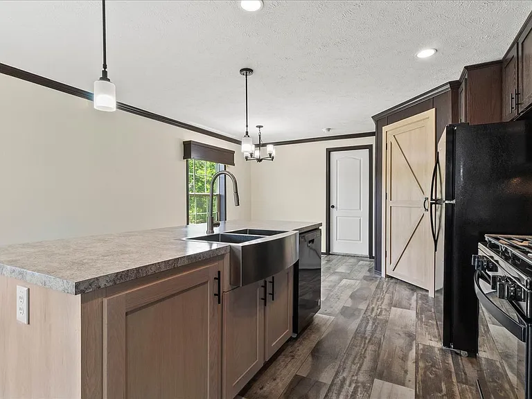 Lakeview Meadows — Photo 9