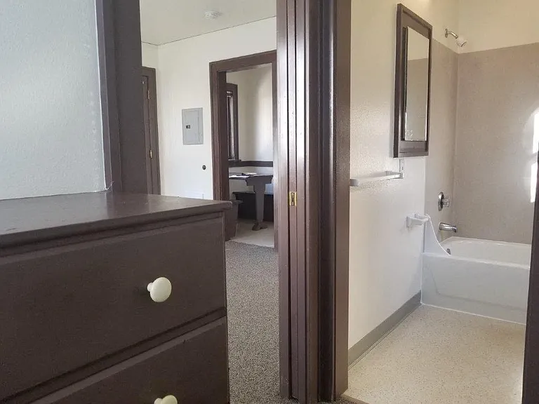 1722 Belmont Ave — Photo 6