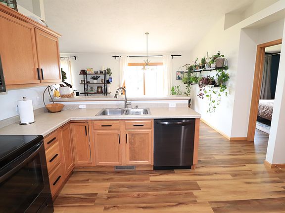 2nd image of 4612 Parkwood Dr