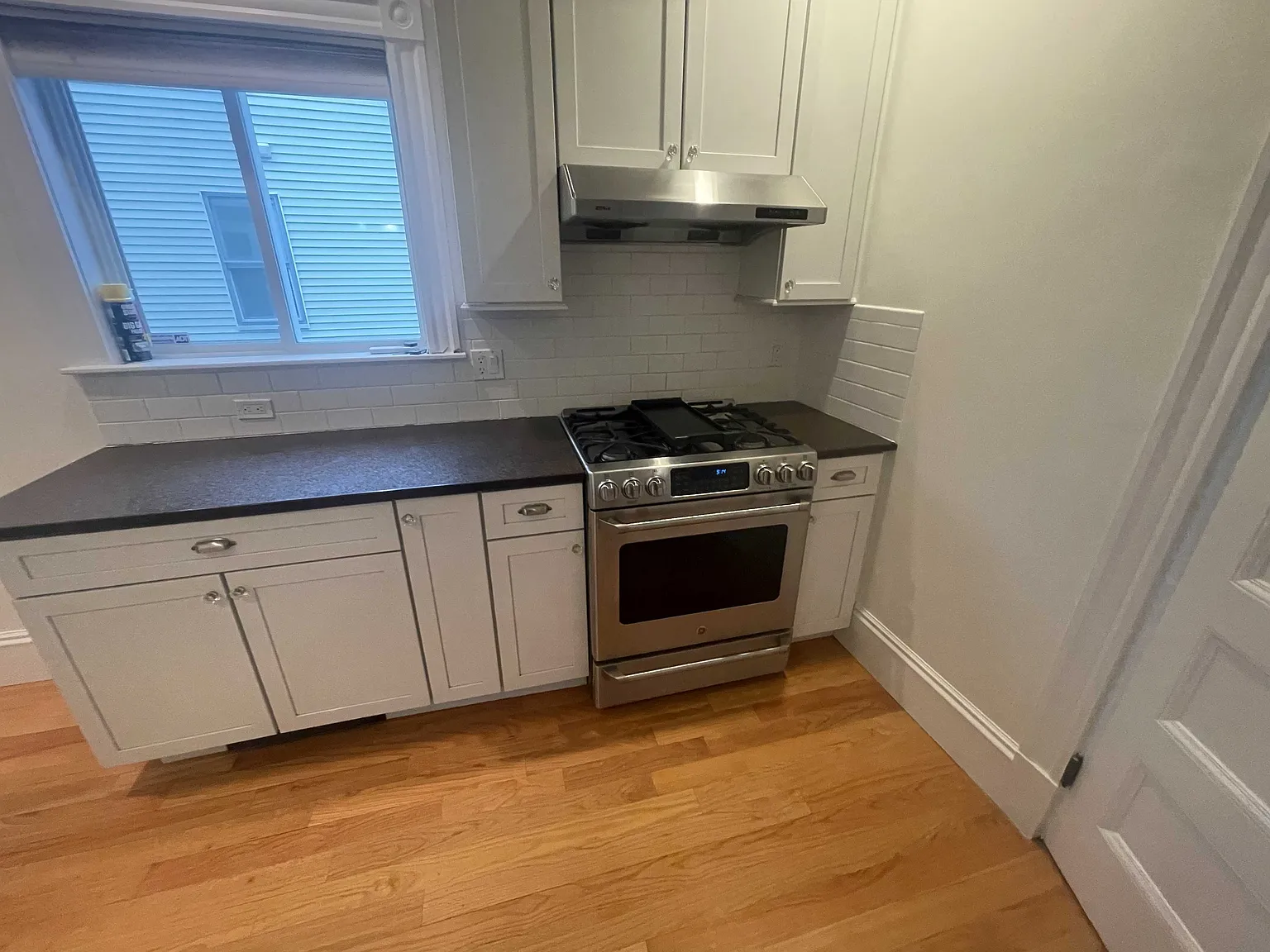 4 bed, 2.5 bath, $4,800 — Photo 2