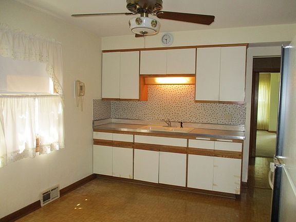 3rd image of 2303 N 72nd Ct