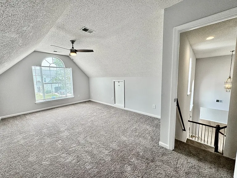 2424 Seven Kings Rd — Photo 49