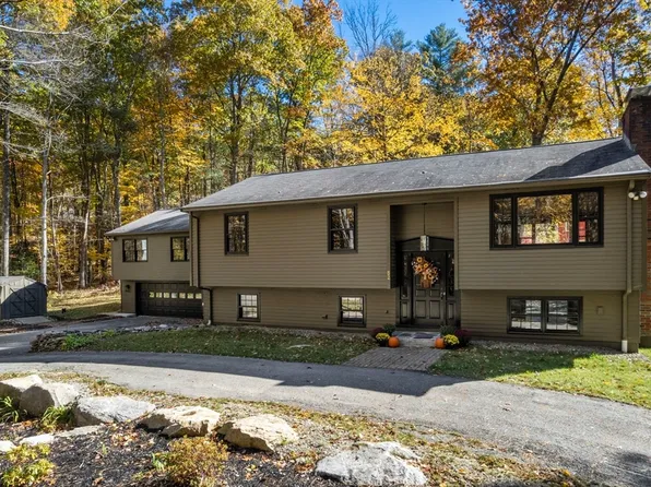 52 & 54 Wells Park Rd, Sturbridge, MA 01566