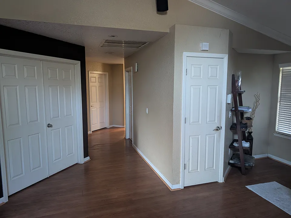 9039 Weeping Fig Way