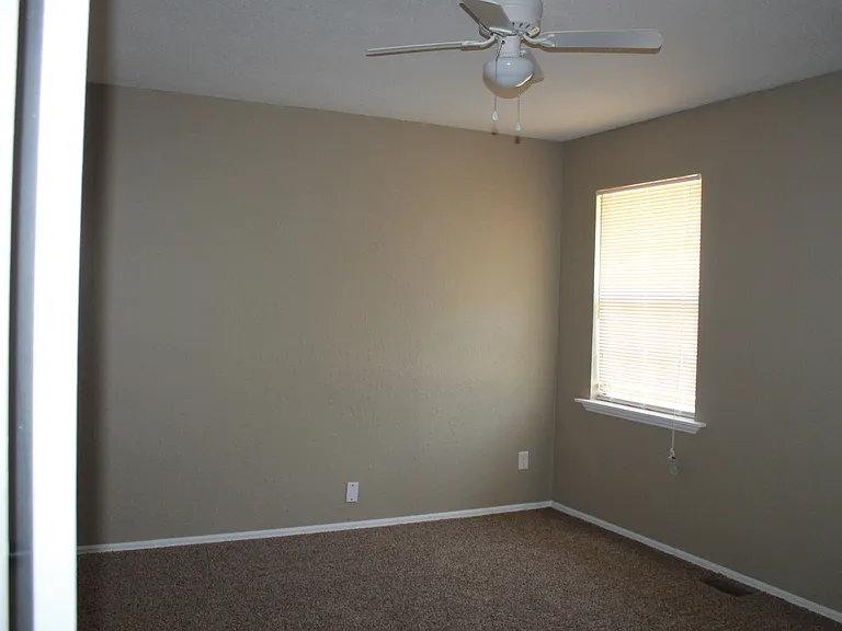 764 E Rose Dr — Photo 11