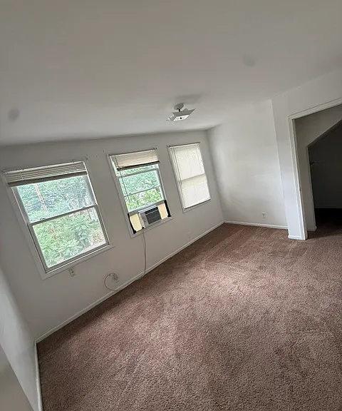 301 S Laurel St #1 — Photo 4
