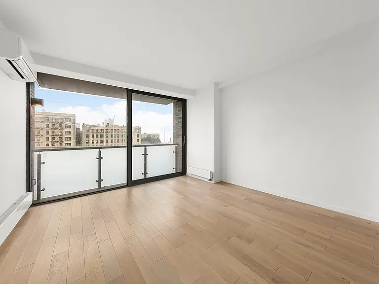 40 Pinehurst Ave #5D — Photo 6
