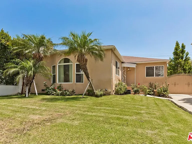 10574 Ashton Ave — Photo 1