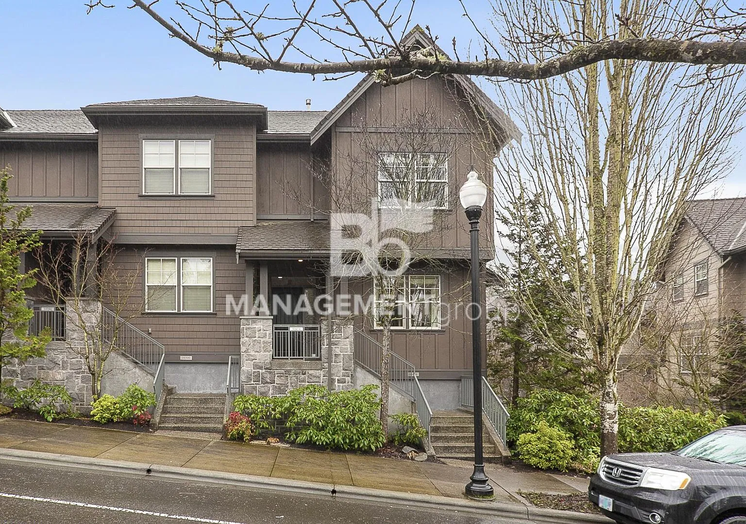 High-end Renaissances Townhome In Peterkort Woods Gourmet Kitchen Community Pool & Clubhouse — Photo 1