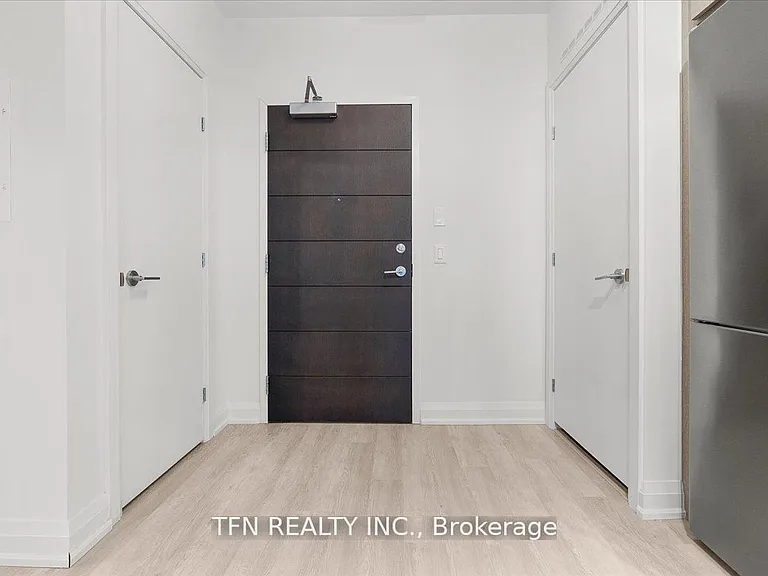 212 King William St #513 — Photo 5