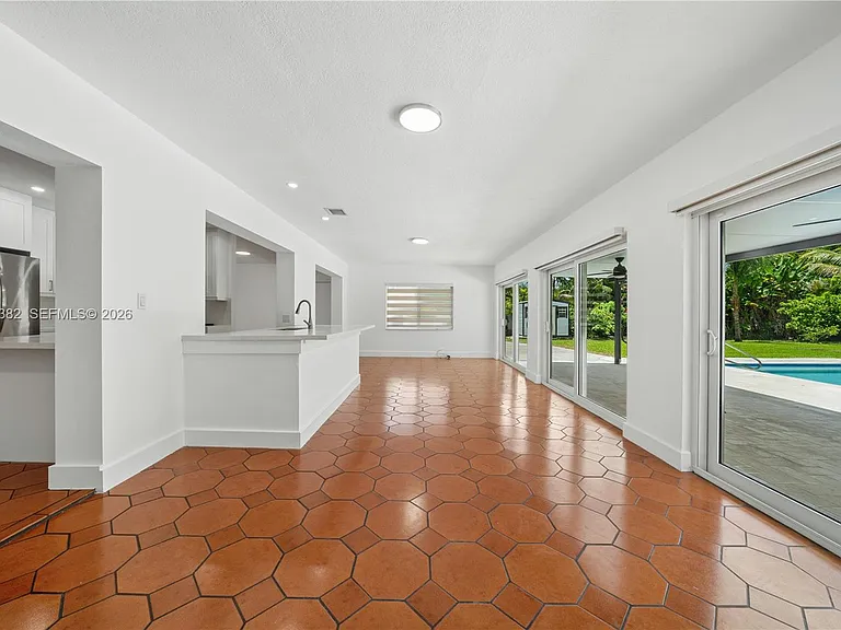 220 NW 130th Ave — Photo 11