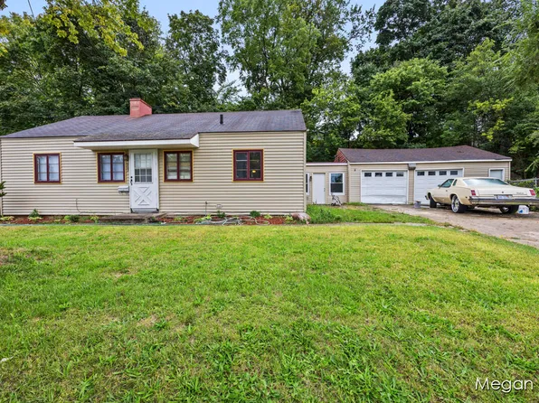 902 Palmer Ave, Kalamazoo, MI 49001