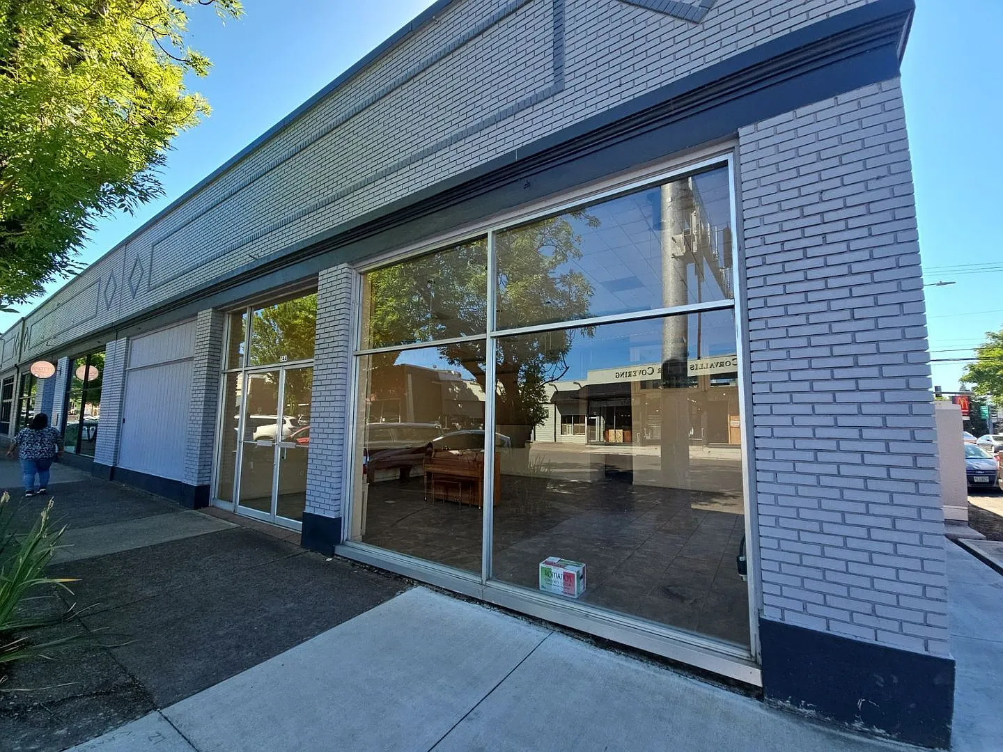 Studio, 5000 sqft, $7,500 — Photo 2