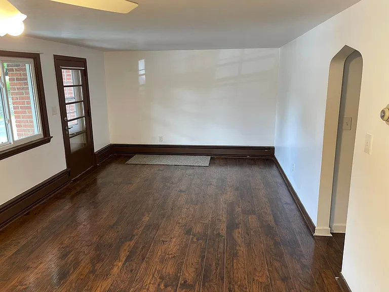 701 Bloomfield St #1 — Photo 2