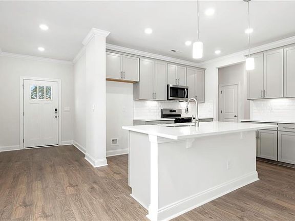 4th image of 207 Ranger Rd