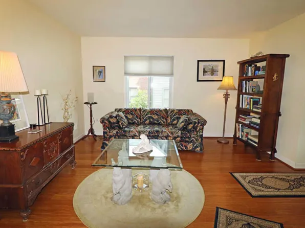 287 Lear St, Columbus, OH 43206