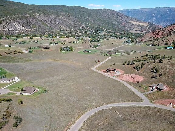 4th image of 46 High Point Dr
