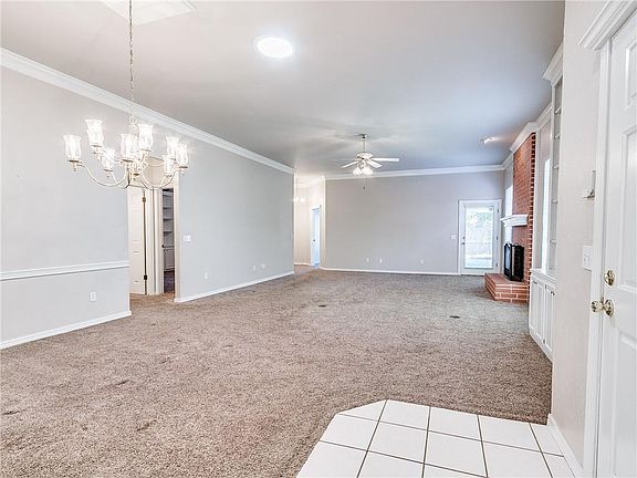 4th image of 4405 Foxglove Ln