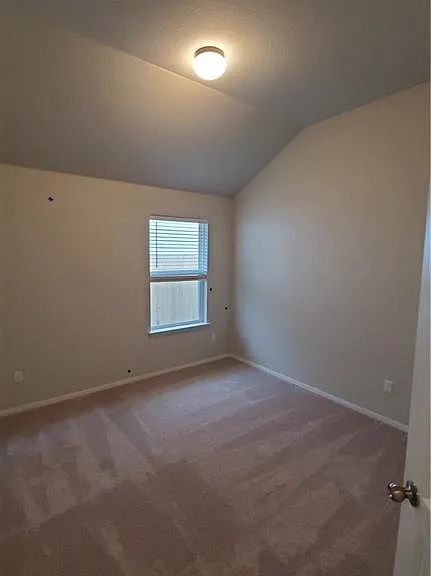 348 Gaida Loop — Photo 5