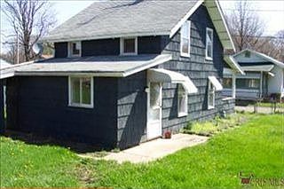 2nd image of 1000 Utica Ave