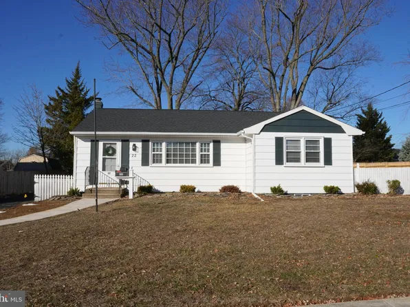 22 Winding Way Rd, Stratford, NJ 08084