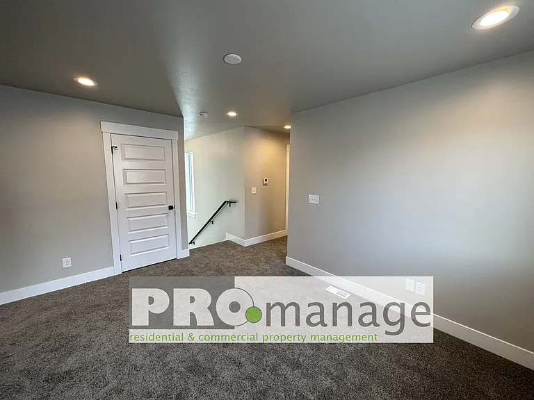 1385 Remington Trl — Photo 11