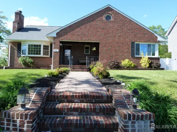 21 Sherwood Ave, East Brunswick, NJ 08816
