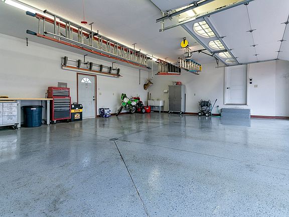 900 SqFt Fully Insulated