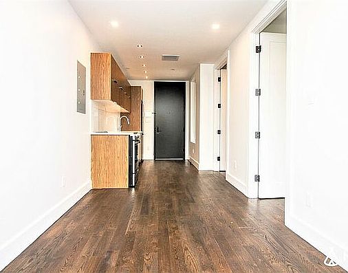 3rd image of 495 Saint Johns Pl #5E