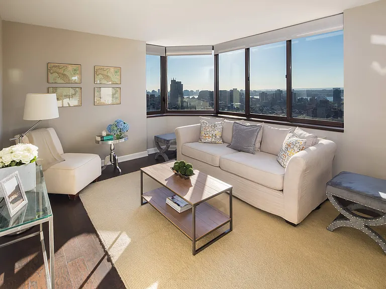 77 W 24th St #24B — Photo 3