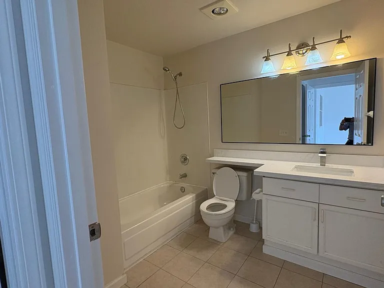 901 Sunset Blvd NE #C310 — Photo 11