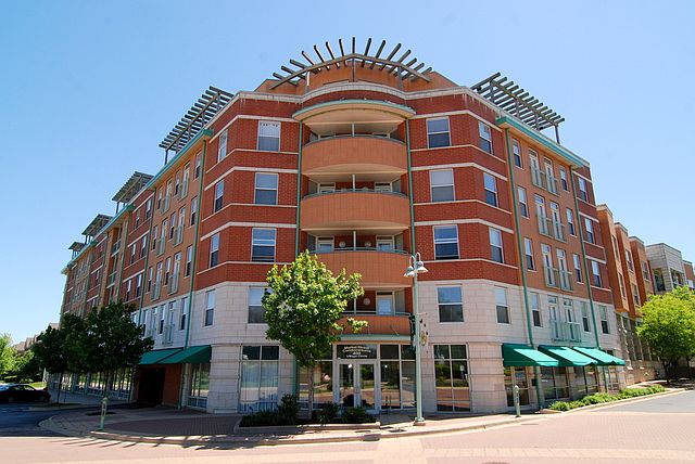 1st image of 400 Village Cir #Penthouse 4