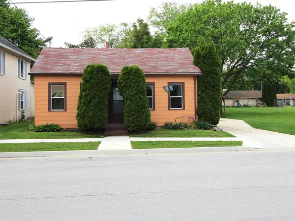 1220 South 3rd STREET, Watertown, WI 53094