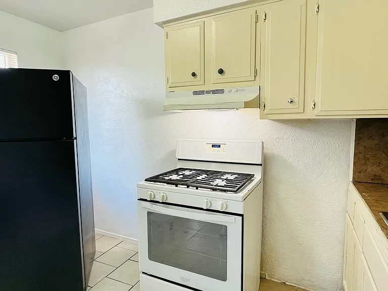 8200 Copper Ave NE #A — Photo 9
