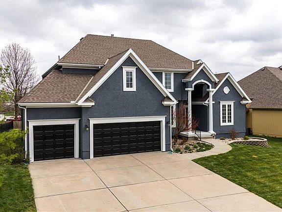 3rd image of 3500 NE 94th Ter