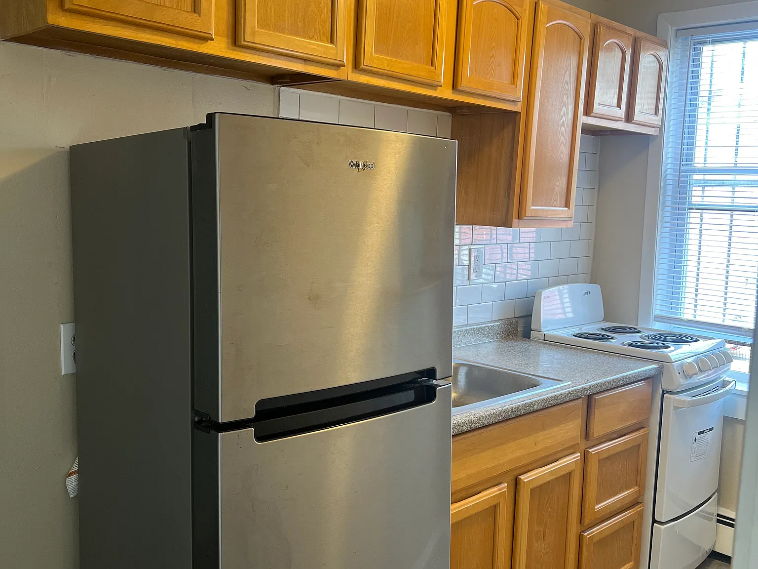 1 bed, 800 sqft, $1,350 — Photo 2