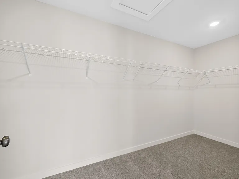 887 Bur Oak Ct — Photo 13
