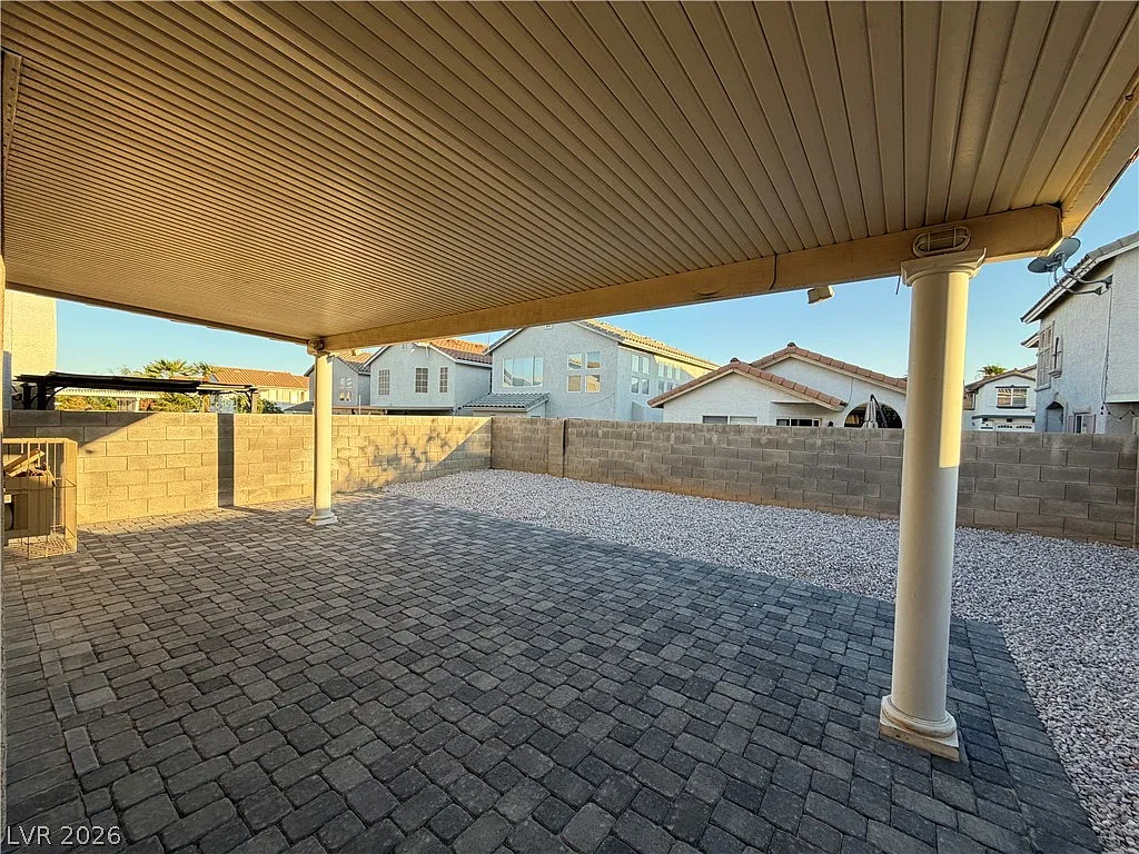 3 bed, 2.5 bath, 1631 sqft, $1,895 — Photo 4