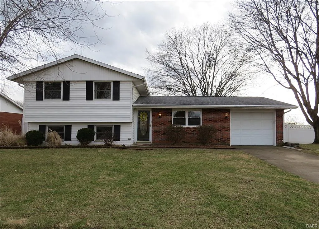 8229 Philadelphia Dr photo 1