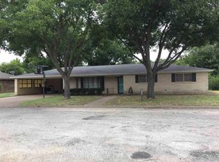 1036 Cactus Dr, Olney, TX 76374