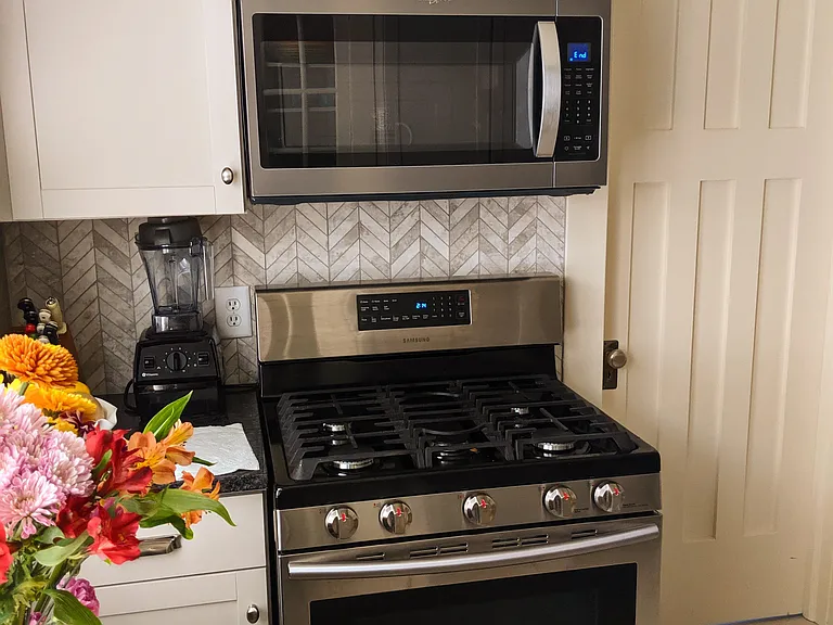 833 Grand Apartments — Photo 42