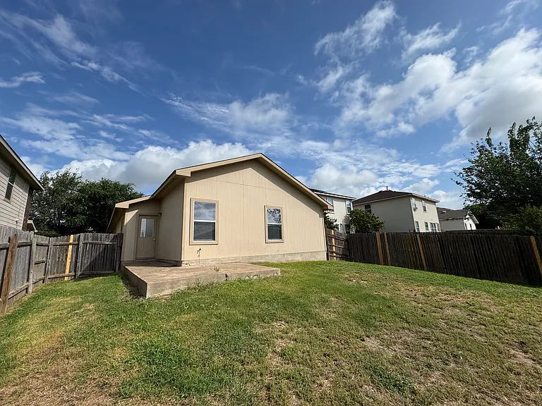 6733 Plains Crest Dr — Photo 17