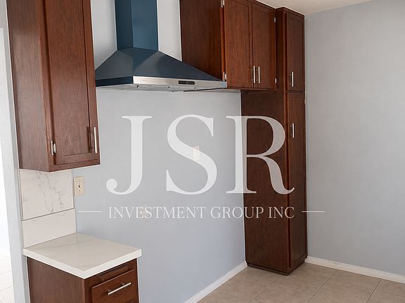 4th image of 10627 State St APT A