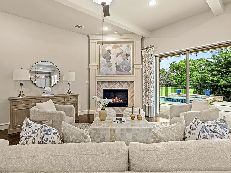812 Lake Carillon Ln — Photo 13